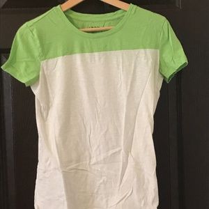 Crew neck Izod white and green t-shirt